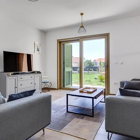 Franka - With A Private Pool Sveti Filip i Jakov