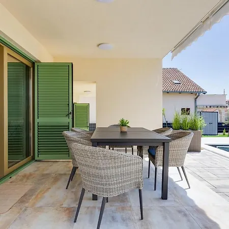 Franka - With A Private Pool Ferienhaus