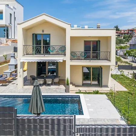 Ferienhaus Franka - With A Private Pool Sveti Filip i Jakov