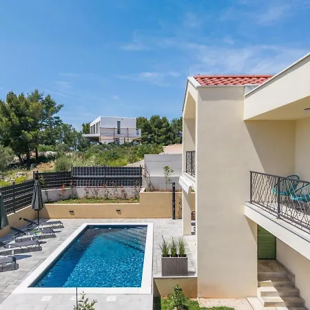 Franka - With A Private Pool Ferienhaus