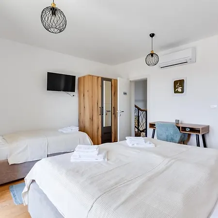 Franka - With A Private Pool Ferienhaus *