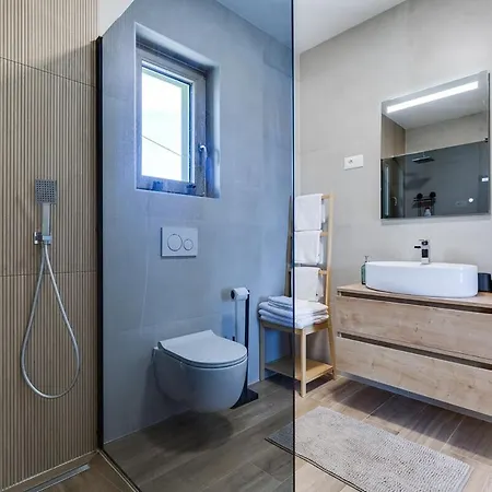 Franka - With A Private Pool Ferienhaus Sveti Filip i Jakov